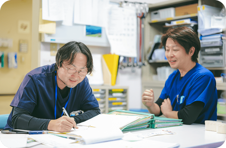 スタッフ間の打ち合わせの様子