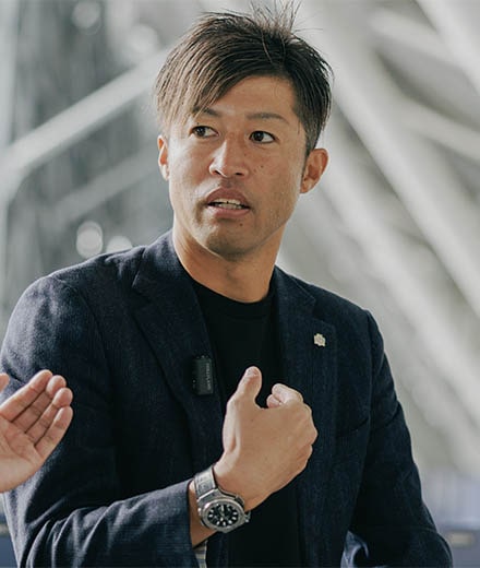 真剣な表情の森﨑さん